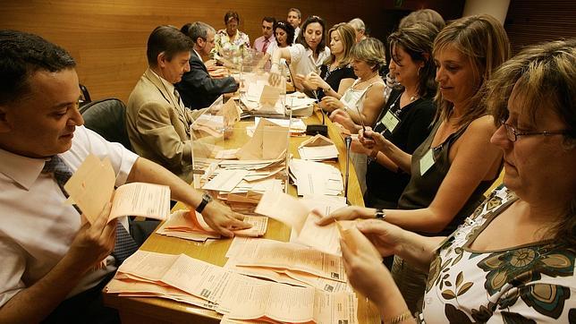 Critican atrasos en el env�o de documentos del voto por correo