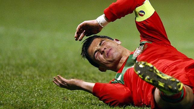 Cristiano regresa tocado y podría perderse el partido de Mestalla Cristiano regresa tocado y podría perderse el partido de Mestalla