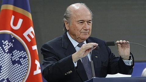 Blatter minimiza los recientes casos de racismo en el fútbol Blatter minimiza los recientes casos de racismo en el fútbol