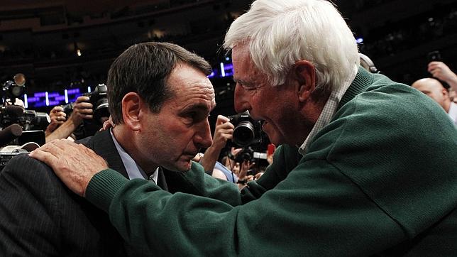 �Coach K� ya es el t�cnico con m�s victorias en el baloncesto universitario 