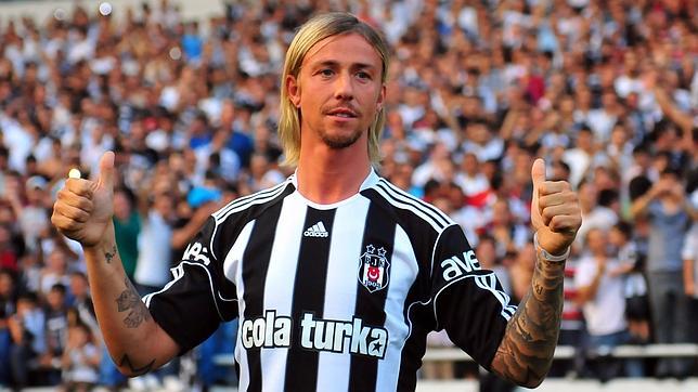 Guti: «Tengo claro que quiero seguir jugando al fútbol» Guti: «Tengo claro que quiero seguir jugando al fútbol»