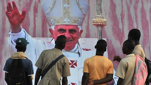 Benedicto XVI vuelve a �frica