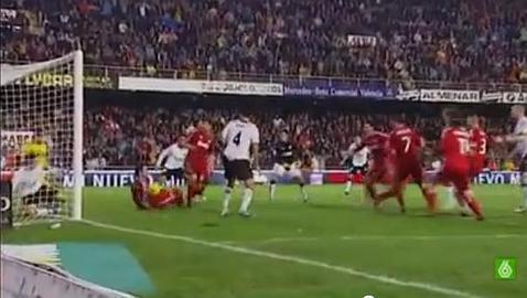 ¿Hay penalti de Higuaín? ¿Hay penalti de Higuaín?