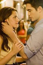 Kristen Stewart, protagonista de la saga «Crepúsculo», hace balance: «Ahora tengo menos inseguridades» Kristen Stewart, protagonista de la saga «Crepúsculo», hace balance: «Ahora tengo menos inseguridades»