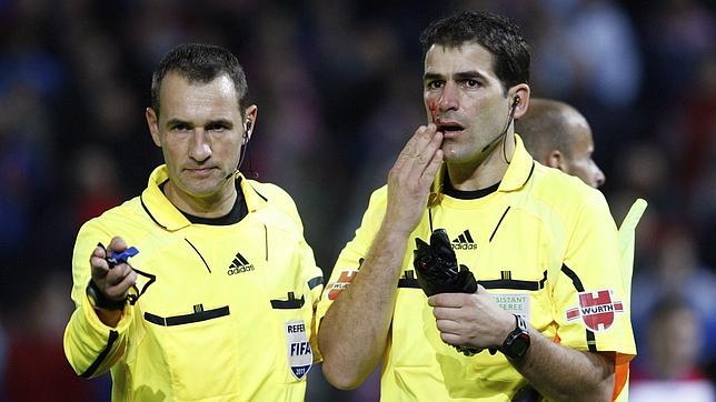 Multa de 6.000 euros y terminar el choque con el Mallorca a puerta cerrada Multa de 6.000 euros y terminar el choque con el Mallorca a puerta cerrada