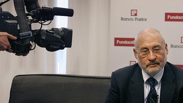 El Nobel Joseph Stiglitz aconseja al PP que vaya �m�s all� de la austeridad�
