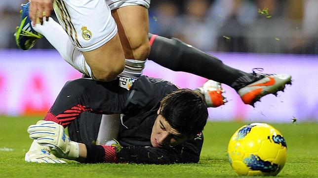 La pol�mica: Expulsi�n de Courtois