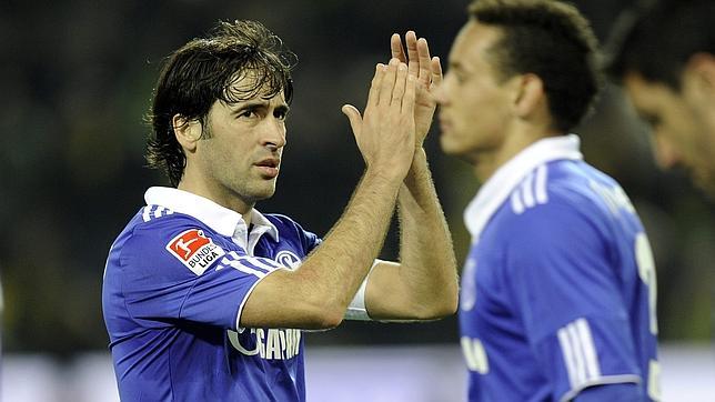 El Borussia Dortmund se impone al Schalke 04 y se coloca como l�der provisional