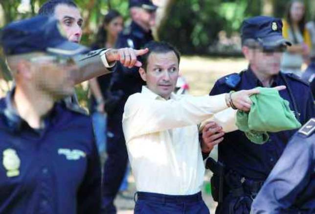 Bret�n pide confesarse con un capell�n del centro penitenciario