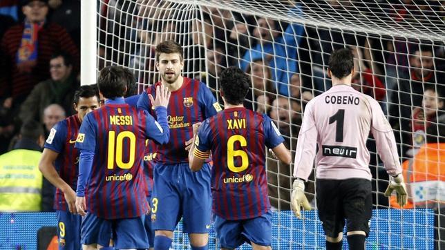 La amarilla forzada de Piqu� mete en un l�o al Comit� de Competici�n