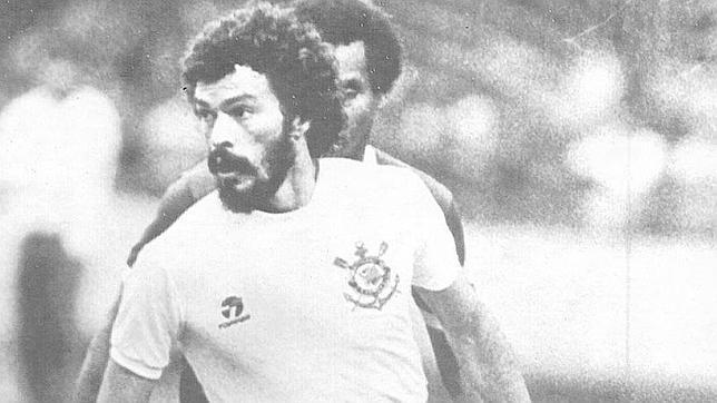 Sócrates en estado «grave» tras ser hospitalizado por tercera vez Sócrates en estado «grave» tras ser hospitalizado por tercera vez