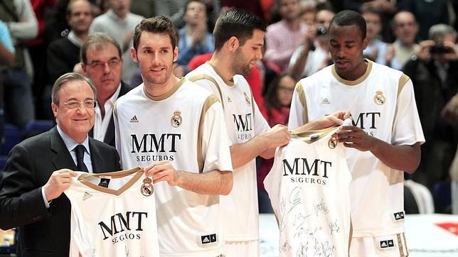 El Real Madrid homenajea a Rudy Fernández y Serge Ibaka en su despedida El Real Madrid homenajea a Rudy Fernández y Serge Ibaka en su despedida