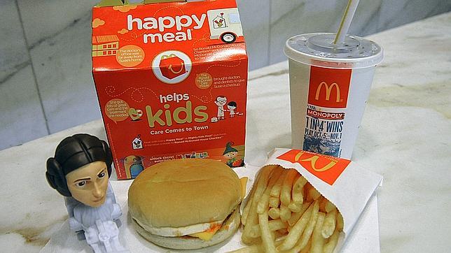 Brasil multa a McDonald's por inducir a los niños a malos hábitos mediante el «Happy Meal» Brasil multa a McDonald's por inducir a los niños a malos hábitos mediante el «Happy Meal»