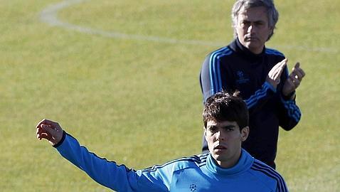 Mourinho exige a sus jugadores meter la pierna �y ganar�