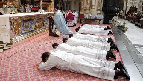 Siete nuevos di�conos dan el pen�ltimo paso hacia el sacerdocio