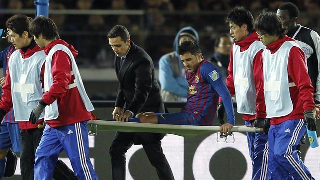 David Villa sufre una fractura en la tibia izquierda durante el Barcelona-Al Sadd David Villa sufre una fractura en la tibia izquierda durante el Barcelona-Al Sadd