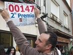 Un afortunado con el segundo premio de la Lotería de Navidad 2010: «No nos ha dado tiempo a gastarlo» Un afortunado con el segundo premio de la Lotería de Navidad 2010: «No nos ha dado tiempo a gastarlo»