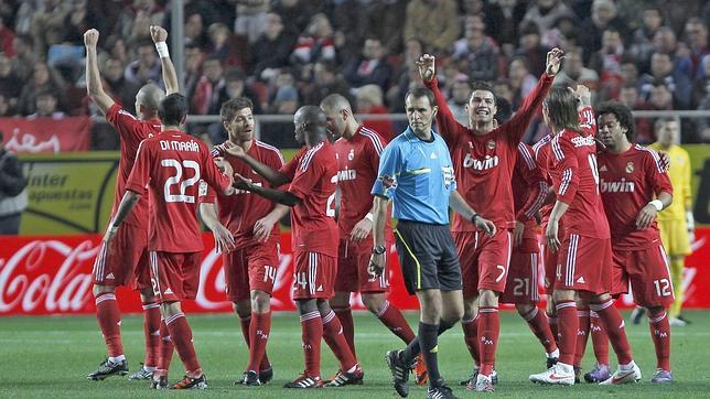 Equilibrio y mucha confianza Equilibrio y mucha confianza