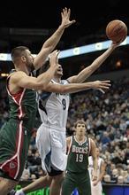 Ricky Rubio, ovacionado en su estreno con Minnesota Ricky Rubio, ovacionado en su estreno con Minnesota