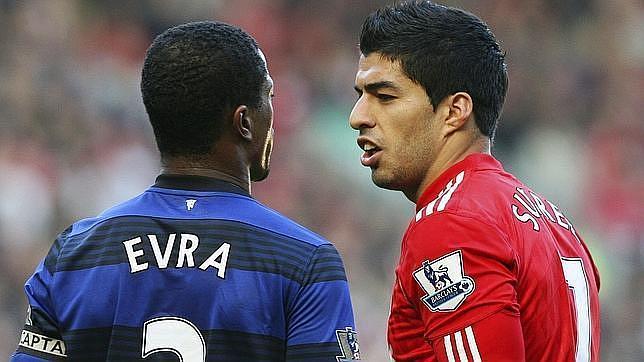 Ocho partidos de sanción a Luis Suárez por insultos racistas a Evra Ocho partidos de sanción a Luis Suárez por insultos racistas a Evra