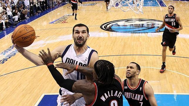 Stojakovic se retira tras 13 años en la NBA Stojakovic se retira tras 13 años en la NBA