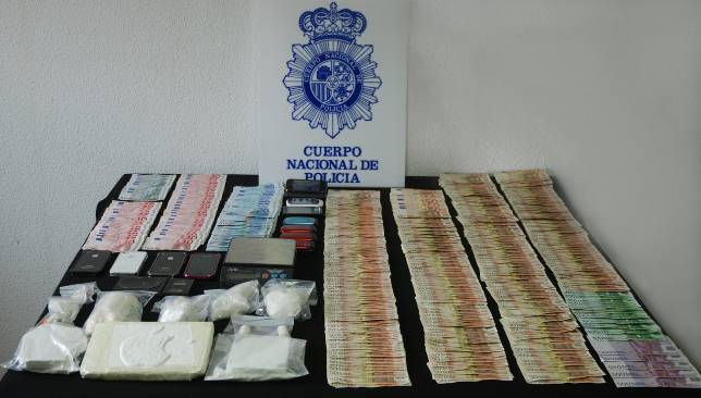 La Polic�a descubre dos laboratorios de coca�na y detiene a 18 �narcos�