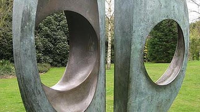 Roban en Londres una valiosa escultura de Barbara Hepworth
