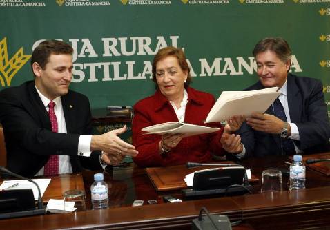 Caja Rural firma un acuerdo de 20 millones con los veterinarios