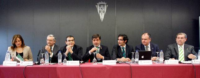 El Ayuntamiento aparca la empresa del estadio para facilitar el concurso del club