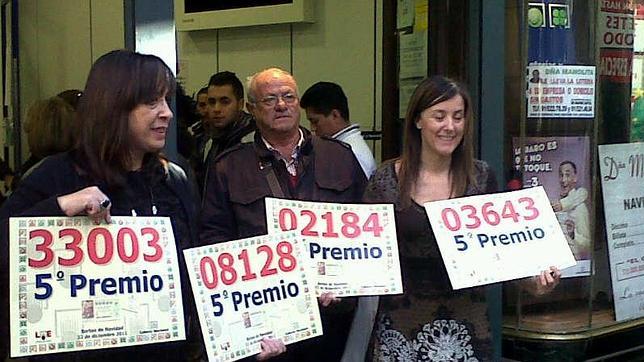 Doña Manolita vuelve a repartir suerte en el sorteo de la Lotería de Navidad Doña Manolita vuelve a repartir suerte en el sorteo de la Lotería de Navidad