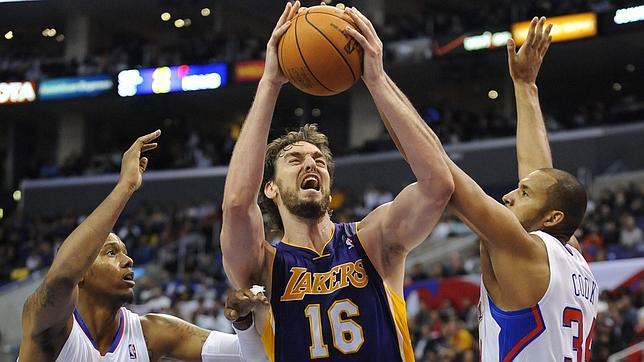 Los Clippers, con un Griffin estelar, vuelven a derrotar a los Lakers de Gasol Los Clippers, con un Griffin estelar, vuelven a derrotar a los Lakers de Gasol