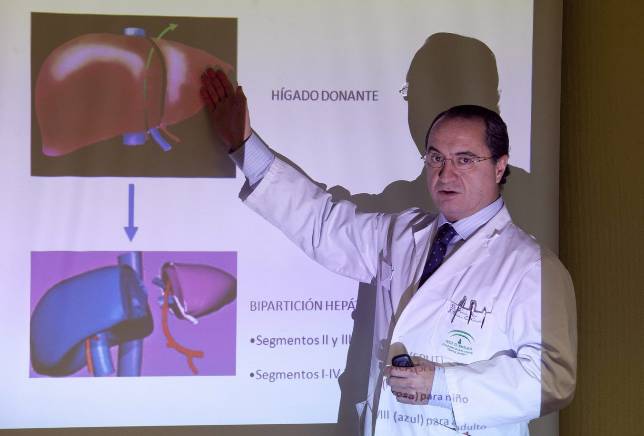 El director de la Unidad de Gesti�n Cl�nica de Cirug�a General y Digestiva, Sebasti�n Rufi�n