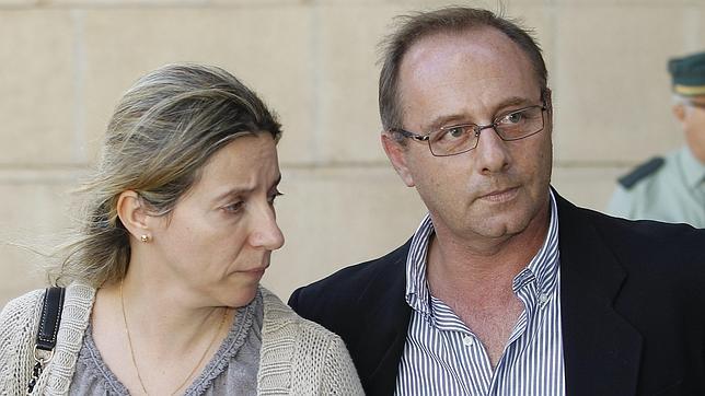 Eva Casanueva y Antonio del Castillo, tras una de las sesiones del juicio por la muerte de su hija Marta 