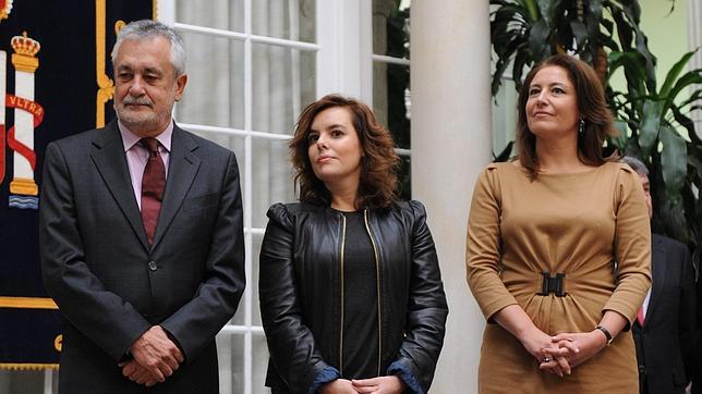 El Gobierno advierte que sancionará a la Junta de Andalucía si falsea las cuentas El Gobierno advierte que sancionará a la Junta de Andalucía si falsea las cuentas