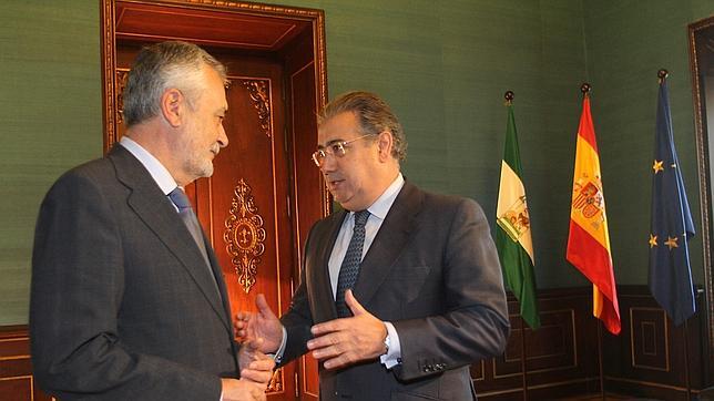 El presidente de la Junta y el alcalde de Sevilla, en un momento del encuentro