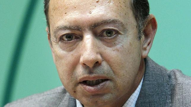 El director encausado seguir en el cargo