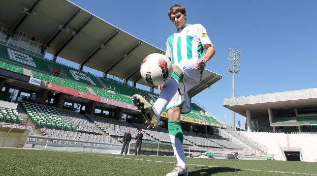 Dubarbier: �Vengo para luchar por el ascenso�