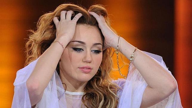 Miley Cyrus se ha roto el coxis en su casa de Los ngeles