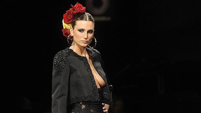 La popular dise�adora gusta de mostrar una mujer siempre sensual e insinuante