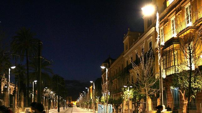 Alumbrado p�blico tras las obras del MetroCentro en la calle San Fernando