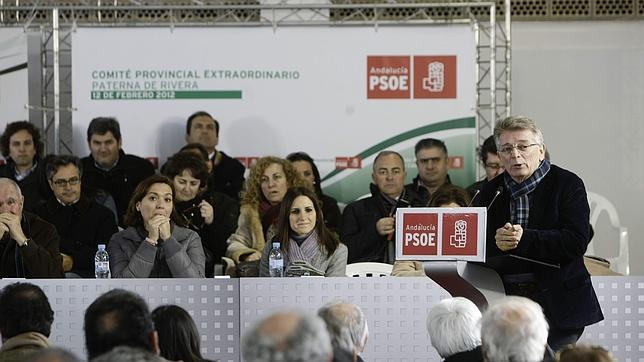 Cabaa, durante su intervencin ante dirigentes del PSOE de Cdiz