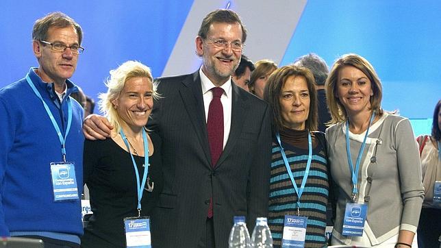 Abel Antn, Marta Domnguez, Mariano Rajoy, Mirian Blasco y Dolores de Cospedal, en el congreso
