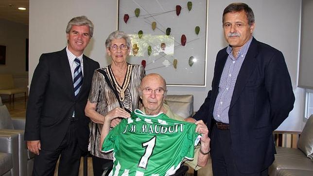 Mauduit fue homenajeado por Bosch y Guill�n en octubre de 2011