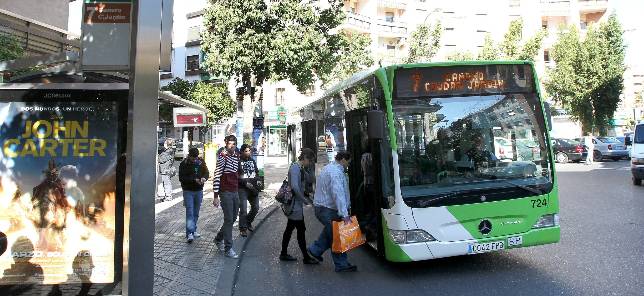 El eje Zoco-Ciudad Jard�n tardar� la mitad en llegar al Centro en autob�s