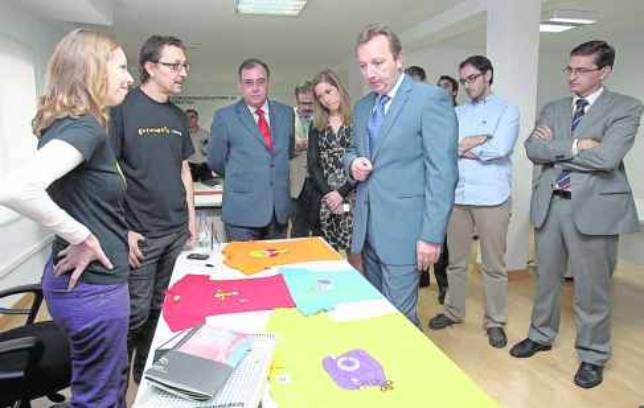 Denuncian que cargos del PSOE tramitan subvenciones de Empleo de forma irregular