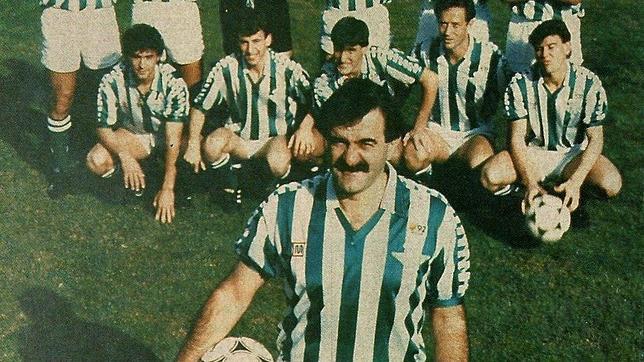 Jos� Rodr�guez de la Borbolla, presidente de la Junta de Andaluc�a, posa con �su� Betis 