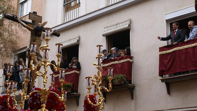 lex Ortiz le cant una gran saeta al Cristo de la Salud 