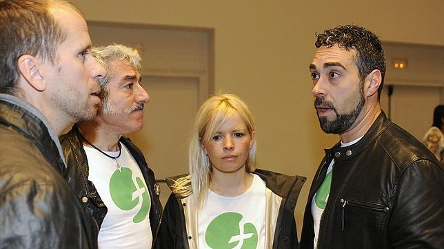 Rub�n S�nchez, portavoz de Facua, dialoga con varios actores como Lluvia Rojo, Sergio Pazos y Alberto L�pez