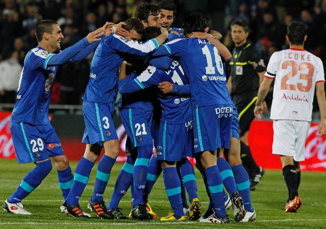 Los futbolistas del Getafe celebran uno de sus cinco goles