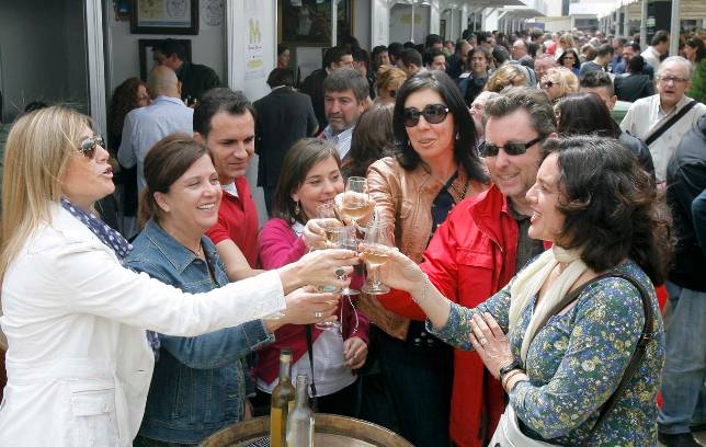 La Cata del Vino entra en sus d�as fuertes con gran afluencia de p�blico